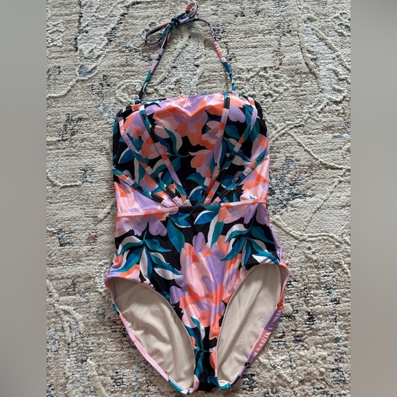 Hermoza Floral One-Piece Swimsuit - Picture 3 of 6